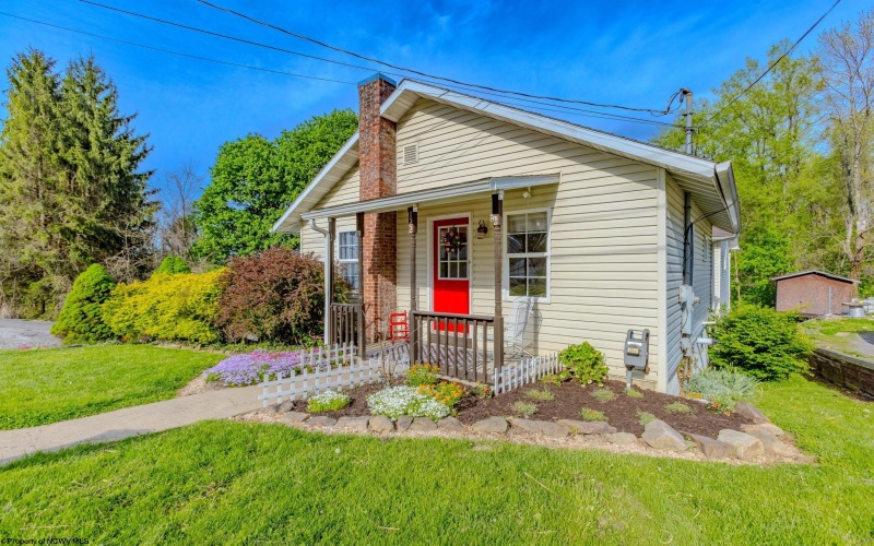 122 Center Street, Kingwood, West Virginia 26537, 3 Bedrooms Bedrooms, 8 Rooms Rooms,3 BathroomsBathrooms,Single Family Detached,For Sale,Center,10164415