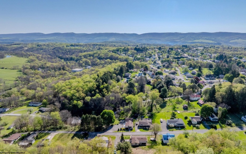 122 Center Street, Kingwood, West Virginia 26537, 3 Bedrooms Bedrooms, 8 Rooms Rooms,3 BathroomsBathrooms,Single Family Detached,For Sale,Center,10164415