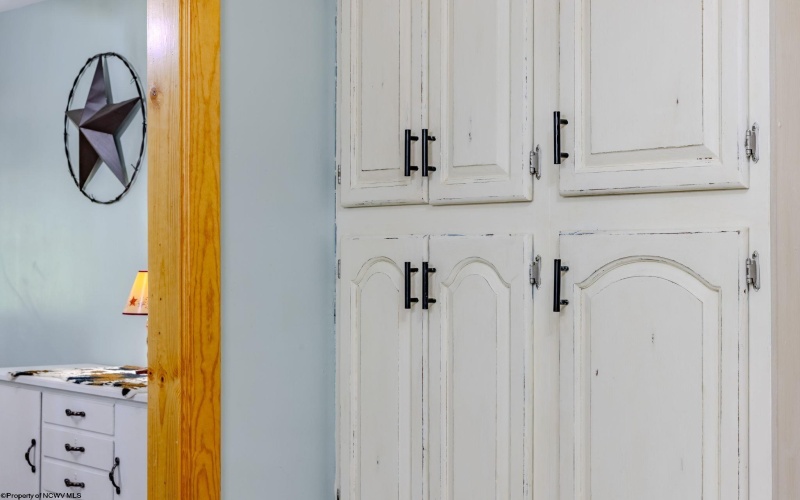 122 Center Street, Kingwood, West Virginia 26537, 3 Bedrooms Bedrooms, 8 Rooms Rooms,3 BathroomsBathrooms,Single Family Detached,For Sale,Center,10164415