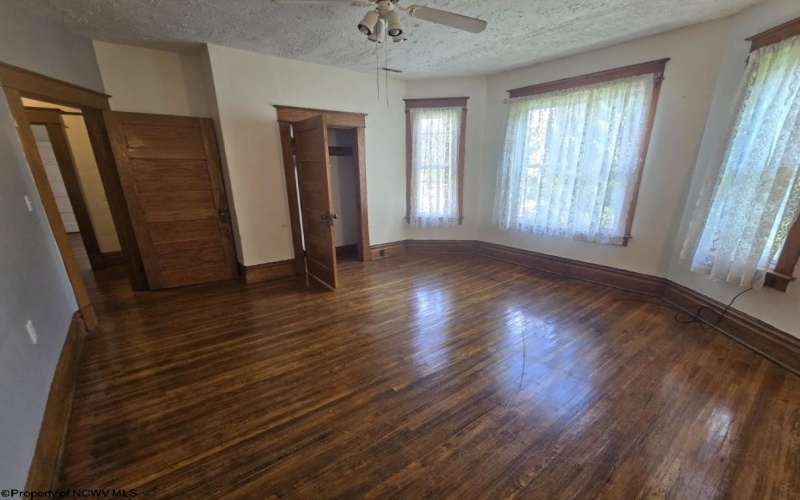 602 Temple Street, Hinton, West Virginia 25951, 4 Bedrooms Bedrooms, 10 Rooms Rooms,2 BathroomsBathrooms,Single Family Detached,For Sale,Temple,10164416