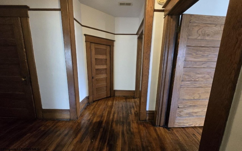 602 Temple Street, Hinton, West Virginia 25951, 4 Bedrooms Bedrooms, 10 Rooms Rooms,2 BathroomsBathrooms,Single Family Detached,For Sale,Temple,10164416