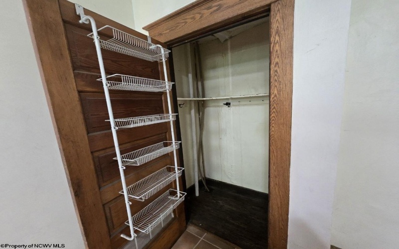 602 Temple Street, Hinton, West Virginia 25951, 4 Bedrooms Bedrooms, 10 Rooms Rooms,2 BathroomsBathrooms,Single Family Detached,For Sale,Temple,10164416