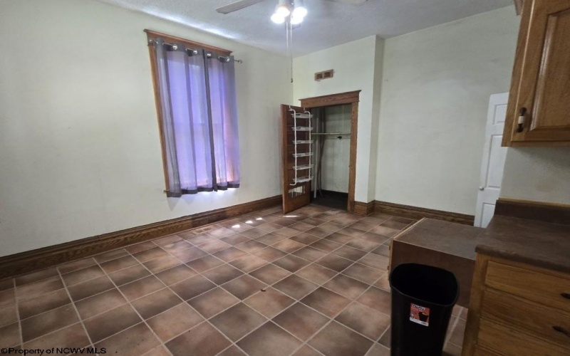 602 Temple Street, Hinton, West Virginia 25951, 4 Bedrooms Bedrooms, 10 Rooms Rooms,2 BathroomsBathrooms,Single Family Detached,For Sale,Temple,10164416