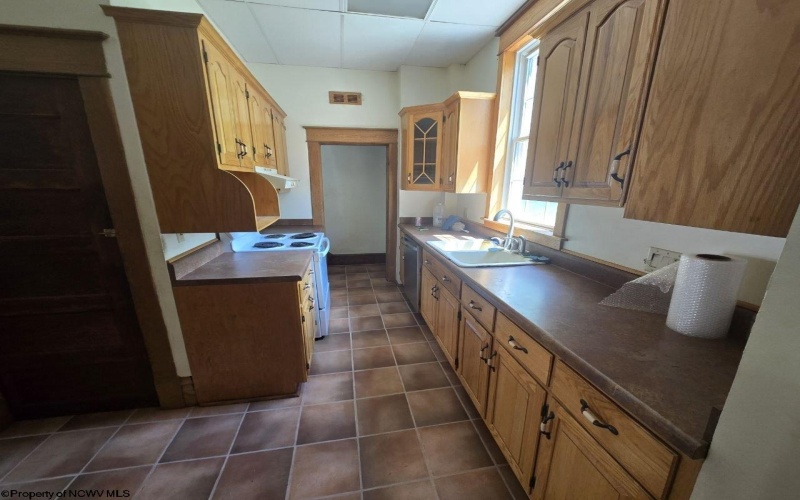 602 Temple Street, Hinton, West Virginia 25951, 4 Bedrooms Bedrooms, 10 Rooms Rooms,2 BathroomsBathrooms,Single Family Detached,For Sale,Temple,10164416