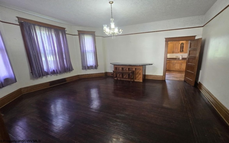 602 Temple Street, Hinton, West Virginia 25951, 4 Bedrooms Bedrooms, 10 Rooms Rooms,2 BathroomsBathrooms,Single Family Detached,For Sale,Temple,10164416