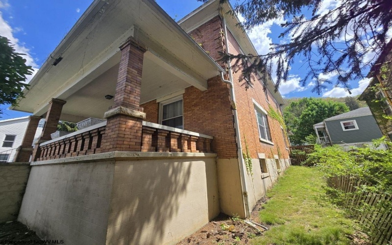 602 Temple Street, Hinton, West Virginia 25951, 4 Bedrooms Bedrooms, 10 Rooms Rooms,2 BathroomsBathrooms,Single Family Detached,For Sale,Temple,10164416