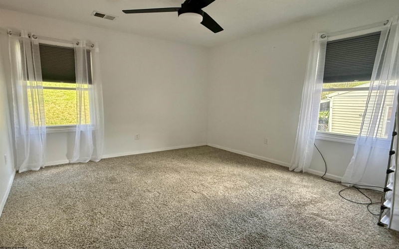 1255 Bellaire Street, Fairmont, West Virginia 26554, 3 Bedrooms Bedrooms, 5 Rooms Rooms,1 BathroomBathrooms,Single Family Detached,For Sale,Bellaire,10164454