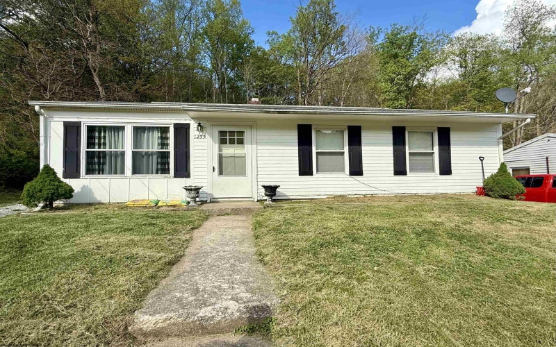 1255 Bellaire Street, Fairmont, West Virginia 26554, 3 Bedrooms Bedrooms, 5 Rooms Rooms,1 BathroomBathrooms,Single Family Detached,For Sale,Bellaire,10164454