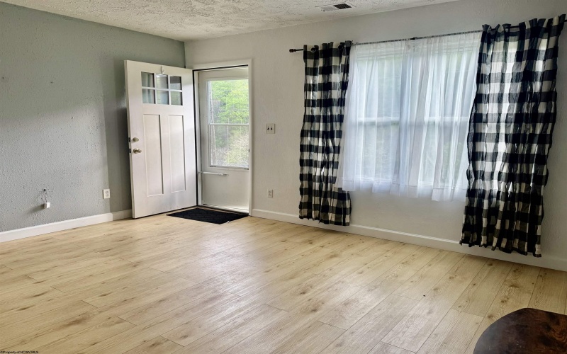 1255 Bellaire Street, Fairmont, West Virginia 26554, 3 Bedrooms Bedrooms, 5 Rooms Rooms,1 BathroomBathrooms,Single Family Detached,For Sale,Bellaire,10164454