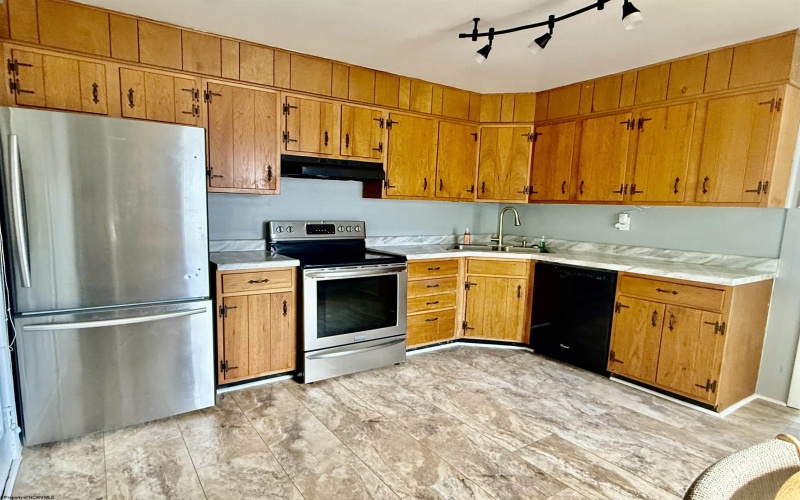 1255 Bellaire Street, Fairmont, West Virginia 26554, 3 Bedrooms Bedrooms, 5 Rooms Rooms,1 BathroomBathrooms,Single Family Detached,For Sale,Bellaire,10164454