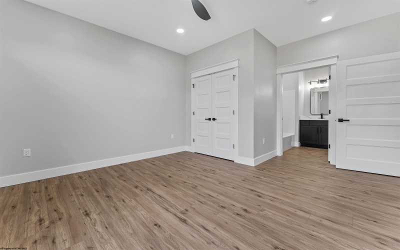 124 Tivoli Garden Drive, Morgantown, West Virginia 26508, 4 Bedrooms Bedrooms, 9 Rooms Rooms,4 BathroomsBathrooms,Single Family Attached,For Sale,Tivoli Garden,10164446