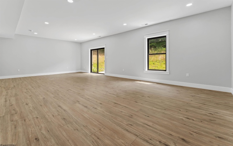 124 Tivoli Garden Drive, Morgantown, West Virginia 26508, 4 Bedrooms Bedrooms, 9 Rooms Rooms,4 BathroomsBathrooms,Single Family Attached,For Sale,Tivoli Garden,10164446