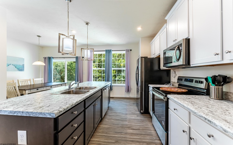 218 Queensbury Court, White Hall, West Virginia 26544, 3 Bedrooms Bedrooms, 6 Rooms Rooms,2 BathroomsBathrooms,Single Family Attached,For Sale,Queensbury,10164448