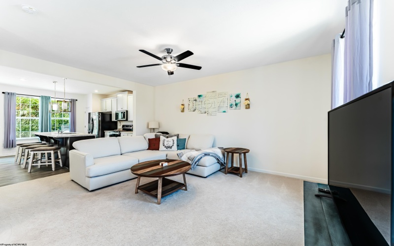 218 Queensbury Court, White Hall, West Virginia 26544, 3 Bedrooms Bedrooms, 6 Rooms Rooms,2 BathroomsBathrooms,Single Family Attached,For Sale,Queensbury,10164448