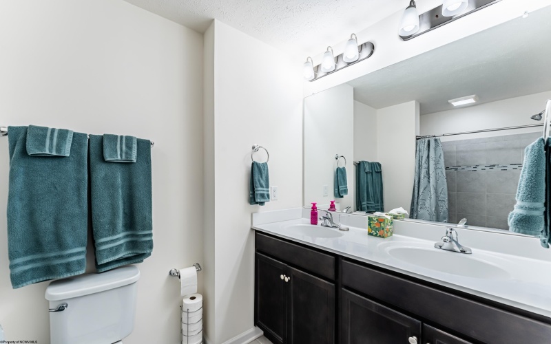 218 Queensbury Court, White Hall, West Virginia 26544, 3 Bedrooms Bedrooms, 6 Rooms Rooms,2 BathroomsBathrooms,Single Family Attached,For Sale,Queensbury,10164448