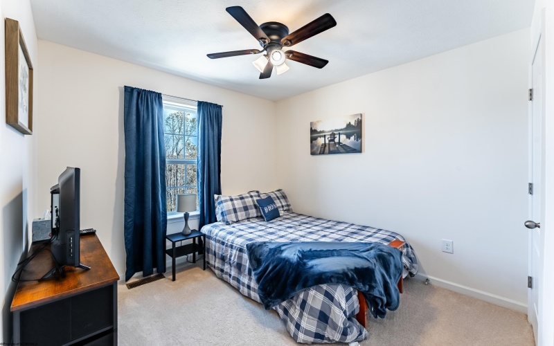 218 Queensbury Court, White Hall, West Virginia 26544, 3 Bedrooms Bedrooms, 6 Rooms Rooms,2 BathroomsBathrooms,Single Family Attached,For Sale,Queensbury,10164448