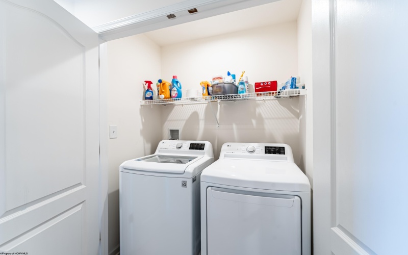 218 Queensbury Court, White Hall, West Virginia 26544, 3 Bedrooms Bedrooms, 6 Rooms Rooms,2 BathroomsBathrooms,Single Family Attached,For Sale,Queensbury,10164448