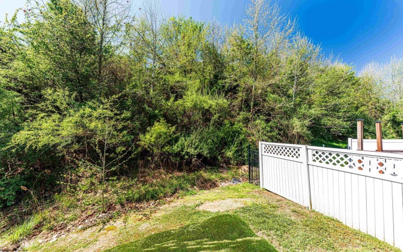 218 Queensbury Court, White Hall, West Virginia 26544, 3 Bedrooms Bedrooms, 6 Rooms Rooms,2 BathroomsBathrooms,Single Family Attached,For Sale,Queensbury,10164448