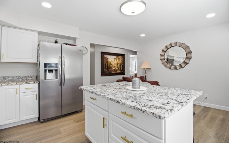 518 Shearwood Forest Drive, Bridgeport, West Virginia 26330, 2 Bedrooms Bedrooms, 4 Rooms Rooms,2 BathroomsBathrooms,Single Family Attached,For Sale,Shearwood Forest,10164451