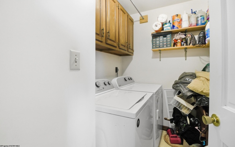 518 Shearwood Forest Drive, Bridgeport, West Virginia 26330, 2 Bedrooms Bedrooms, 4 Rooms Rooms,2 BathroomsBathrooms,Single Family Attached,For Sale,Shearwood Forest,10164451