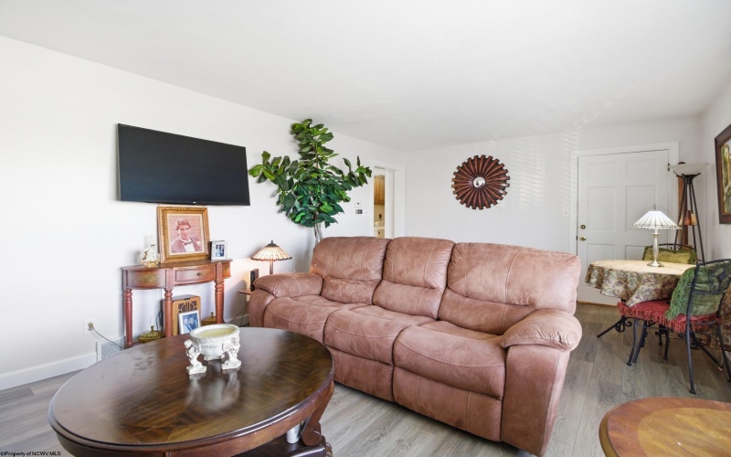 518 Shearwood Forest Drive, Bridgeport, West Virginia 26330, 2 Bedrooms Bedrooms, 4 Rooms Rooms,2 BathroomsBathrooms,Single Family Attached,For Sale,Shearwood Forest,10164451