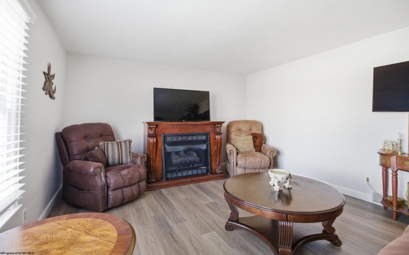 518 Shearwood Forest Drive, Bridgeport, West Virginia 26330, 2 Bedrooms Bedrooms, 4 Rooms Rooms,2 BathroomsBathrooms,Single Family Attached,For Sale,Shearwood Forest,10164451