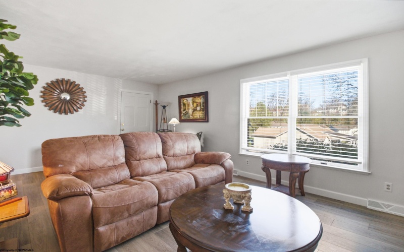 518 Shearwood Forest Drive, Bridgeport, West Virginia 26330, 2 Bedrooms Bedrooms, 4 Rooms Rooms,2 BathroomsBathrooms,Single Family Attached,For Sale,Shearwood Forest,10164451