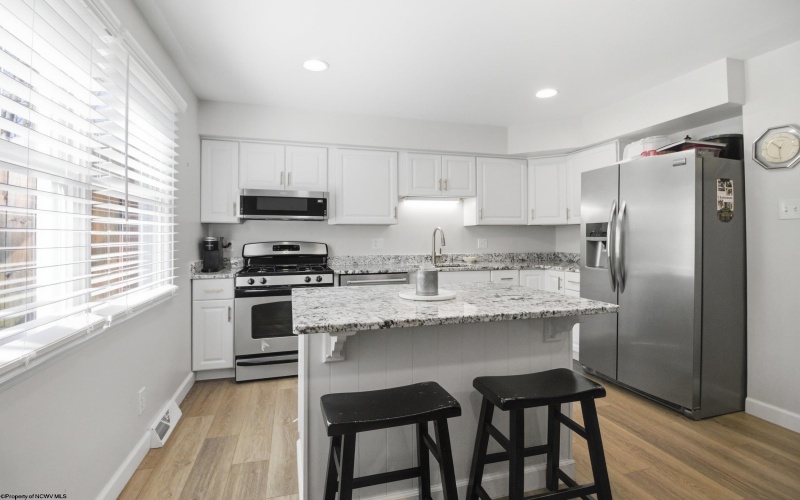 518 Shearwood Forest Drive, Bridgeport, West Virginia 26330, 2 Bedrooms Bedrooms, 4 Rooms Rooms,2 BathroomsBathrooms,Single Family Attached,For Sale,Shearwood Forest,10164451