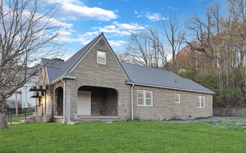 303 STATE Avenue, Terra Alta, West Virginia 26764, 2 Bedrooms Bedrooms, 5 Rooms Rooms,1 BathroomBathrooms,Single Family Detached,For Sale,STATE,10164453