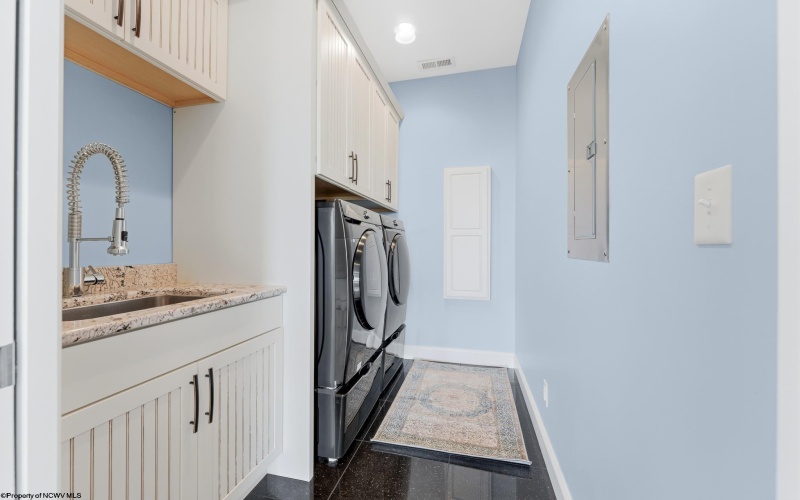 1001 Summit Drive, Morgantown, West Virginia 26508, 6 Bedrooms Bedrooms, 13 Rooms Rooms,5 BathroomsBathrooms,Single Family Detached,For Sale,Summit,10164452