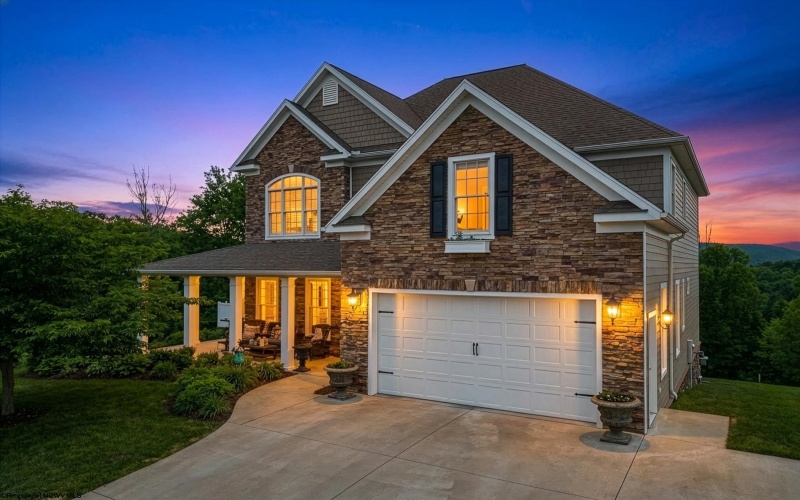 1001 Summit Drive, Morgantown, West Virginia 26508, 6 Bedrooms Bedrooms, 13 Rooms Rooms,5 BathroomsBathrooms,Single Family Detached,For Sale,Summit,10164452