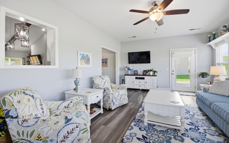 309 Sunbury Lane, Bridgeport, West Virginia 26330, 3 Bedrooms Bedrooms, 6 Rooms Rooms,2 BathroomsBathrooms,Single Family Detached,For Sale,Sunbury,10164449