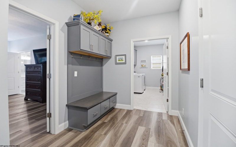 309 Sunbury Lane, Bridgeport, West Virginia 26330, 3 Bedrooms Bedrooms, 6 Rooms Rooms,2 BathroomsBathrooms,Single Family Detached,For Sale,Sunbury,10164449