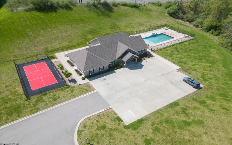 309 Sunbury Lane, Bridgeport, West Virginia 26330, 3 Bedrooms Bedrooms, 6 Rooms Rooms,2 BathroomsBathrooms,Single Family Detached,For Sale,Sunbury,10164449