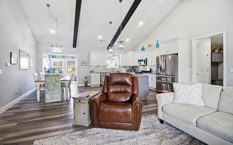 309 Sunbury Lane, Bridgeport, West Virginia 26330, 3 Bedrooms Bedrooms, 6 Rooms Rooms,2 BathroomsBathrooms,Single Family Detached,For Sale,Sunbury,10164449