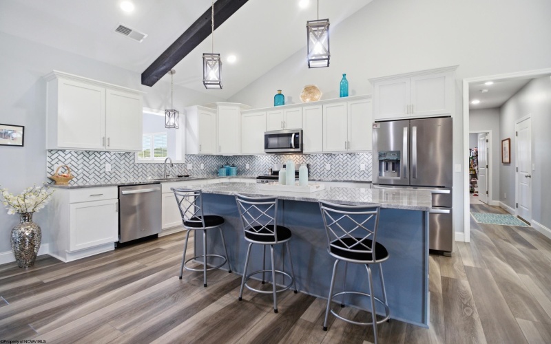 309 Sunbury Lane, Bridgeport, West Virginia 26330, 3 Bedrooms Bedrooms, 6 Rooms Rooms,2 BathroomsBathrooms,Single Family Detached,For Sale,Sunbury,10164449