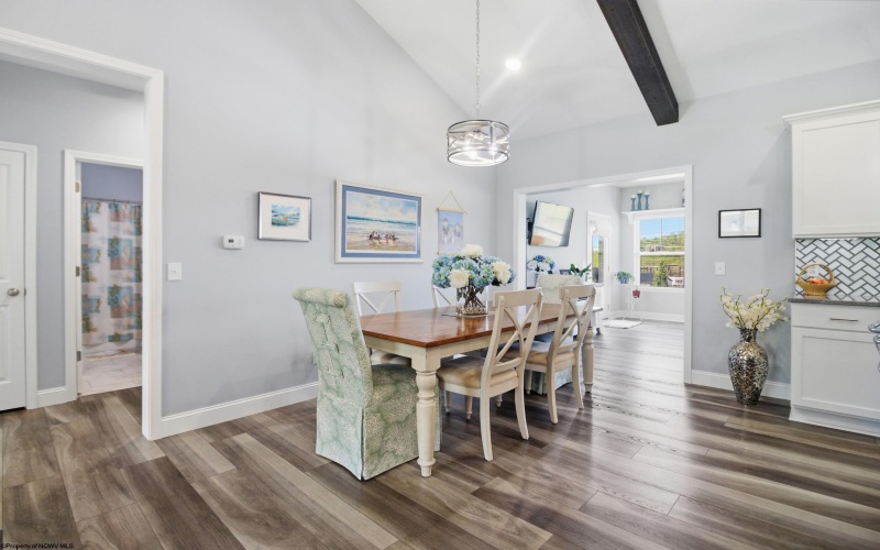 309 Sunbury Lane, Bridgeport, West Virginia 26330, 3 Bedrooms Bedrooms, 6 Rooms Rooms,2 BathroomsBathrooms,Single Family Detached,For Sale,Sunbury,10164449