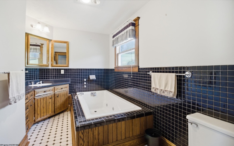 2376 Hastings Run Road, Mount Clare, West Virginia 26408, 4 Bedrooms Bedrooms, 9 Rooms Rooms,3 BathroomsBathrooms,Single Family Detached,For Sale,Hastings Run,10164436