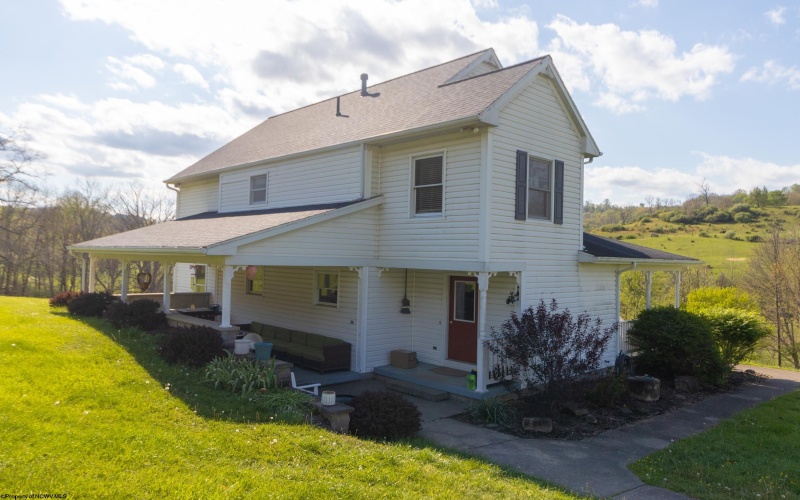 2376 Hastings Run Road, Mount Clare, West Virginia 26408, 4 Bedrooms Bedrooms, 9 Rooms Rooms,3 BathroomsBathrooms,Single Family Detached,For Sale,Hastings Run,10164436