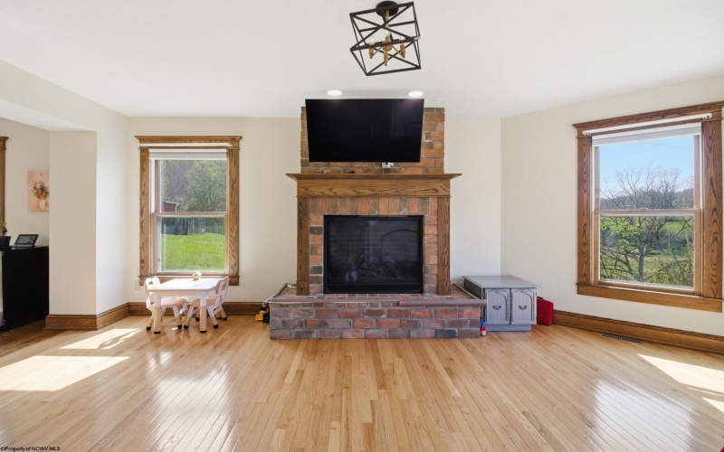 2376 Hastings Run Road, Mount Clare, West Virginia 26408, 4 Bedrooms Bedrooms, 9 Rooms Rooms,3 BathroomsBathrooms,Single Family Detached,For Sale,Hastings Run,10164436