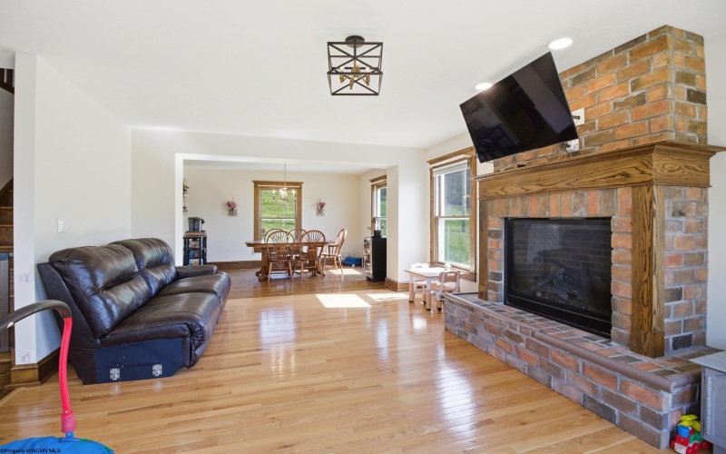 2376 Hastings Run Road, Mount Clare, West Virginia 26408, 4 Bedrooms Bedrooms, 9 Rooms Rooms,3 BathroomsBathrooms,Single Family Detached,For Sale,Hastings Run,10164436