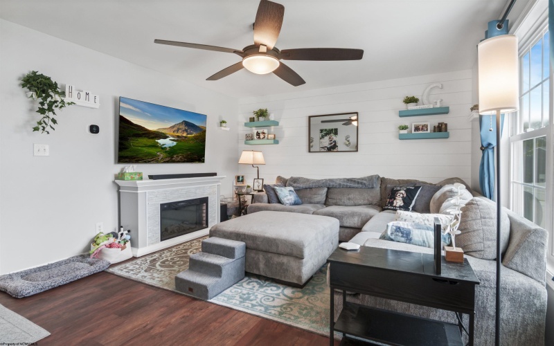 513 Birdie Court, Maidsville, West Virginia 26541, 4 Bedrooms Bedrooms, 8 Rooms Rooms,3 BathroomsBathrooms,Single Family Detached,For Sale,Birdie,10164447