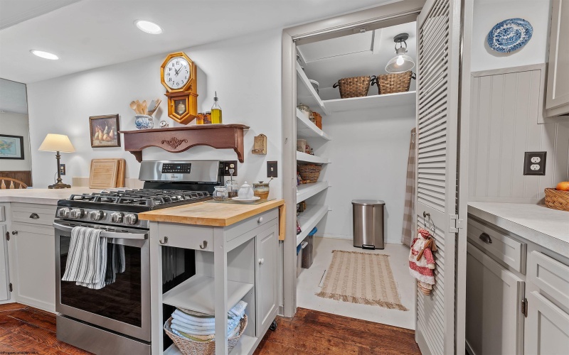 463 Cinder Bin Road, Terra Alta, West Virginia 26764, 3 Bedrooms Bedrooms, 8 Rooms Rooms,3 BathroomsBathrooms,Single Family Detached,For Sale,Cinder Bin,10164445