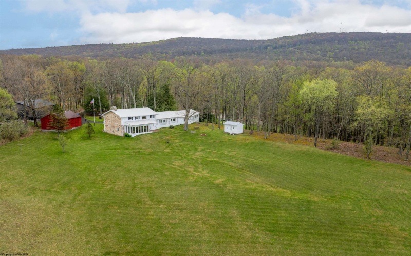 463 Cinder Bin Road, Terra Alta, West Virginia 26764, 3 Bedrooms Bedrooms, 8 Rooms Rooms,3 BathroomsBathrooms,Single Family Detached,For Sale,Cinder Bin,10164445