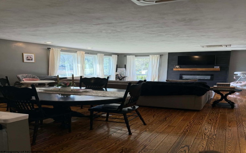 68 Allman Avenue, Buckhannon, West Virginia 26201, 4 Bedrooms Bedrooms, 7 Rooms Rooms,3 BathroomsBathrooms,Single Family Detached,For Sale,Allman,10164437