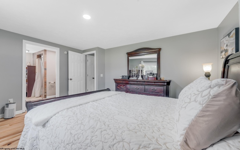 7817 Mason Dixon Highway, Wana, West Virginia 26590, 3 Bedrooms Bedrooms, 9 Rooms Rooms,2 BathroomsBathrooms,Single Family Detached,For Sale,Mason Dixon,10164438