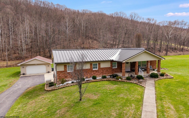 7817 Mason Dixon Highway, Wana, West Virginia 26590, 3 Bedrooms Bedrooms, 9 Rooms Rooms,2 BathroomsBathrooms,Single Family Detached,For Sale,Mason Dixon,10164438