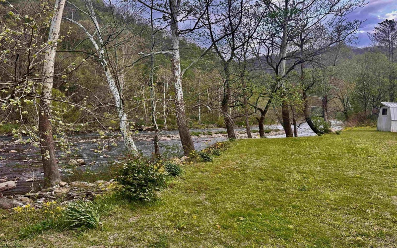 301 Elk River Road, Webster Springs, West Virginia 26288, 3 Bedrooms Bedrooms, 5 Rooms Rooms,1 BathroomBathrooms,Single Family Detached,For Sale,Elk River,10164456