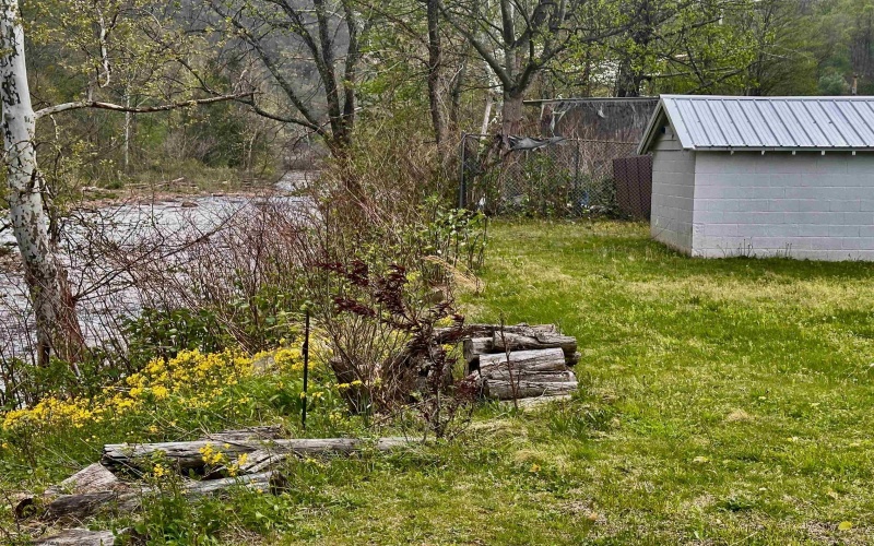 301 Elk River Road, Webster Springs, West Virginia 26288, 3 Bedrooms Bedrooms, 5 Rooms Rooms,1 BathroomBathrooms,Single Family Detached,For Sale,Elk River,10164456