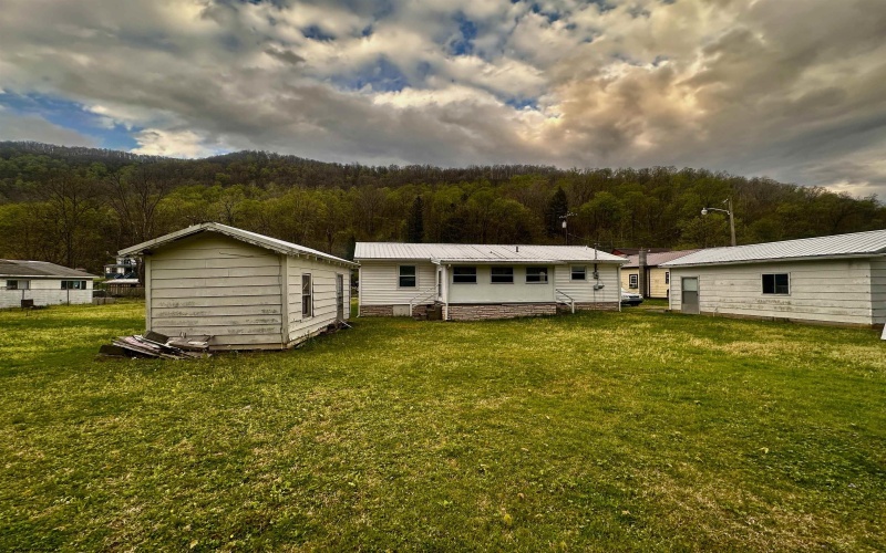 301 Elk River Road, Webster Springs, West Virginia 26288, 3 Bedrooms Bedrooms, 5 Rooms Rooms,1 BathroomBathrooms,Single Family Detached,For Sale,Elk River,10164456